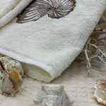 Set Spugna+Ricamo CONCHIGLIA : Salvietta 40x60cm e Ospite 60x100cm