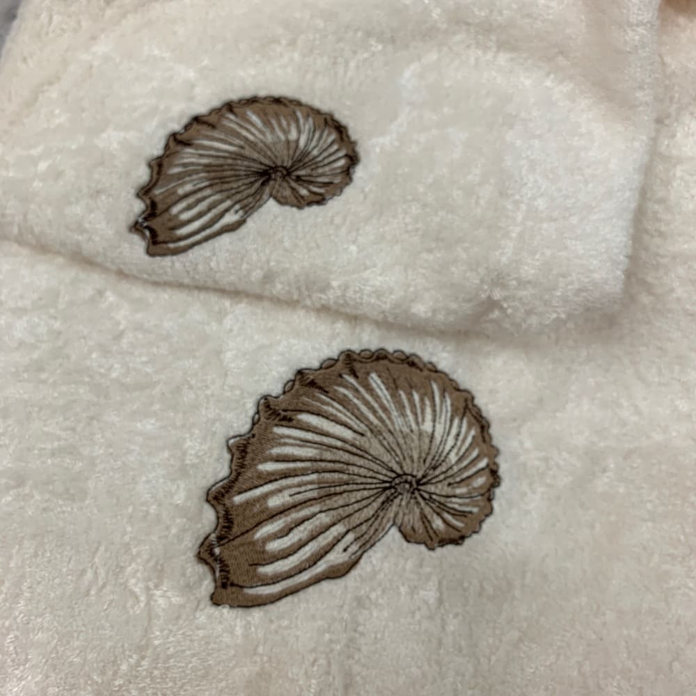 Set Spugna+Ricamo CONCHIGLIA : Salvietta 40x60cm e Ospite 60x100cm