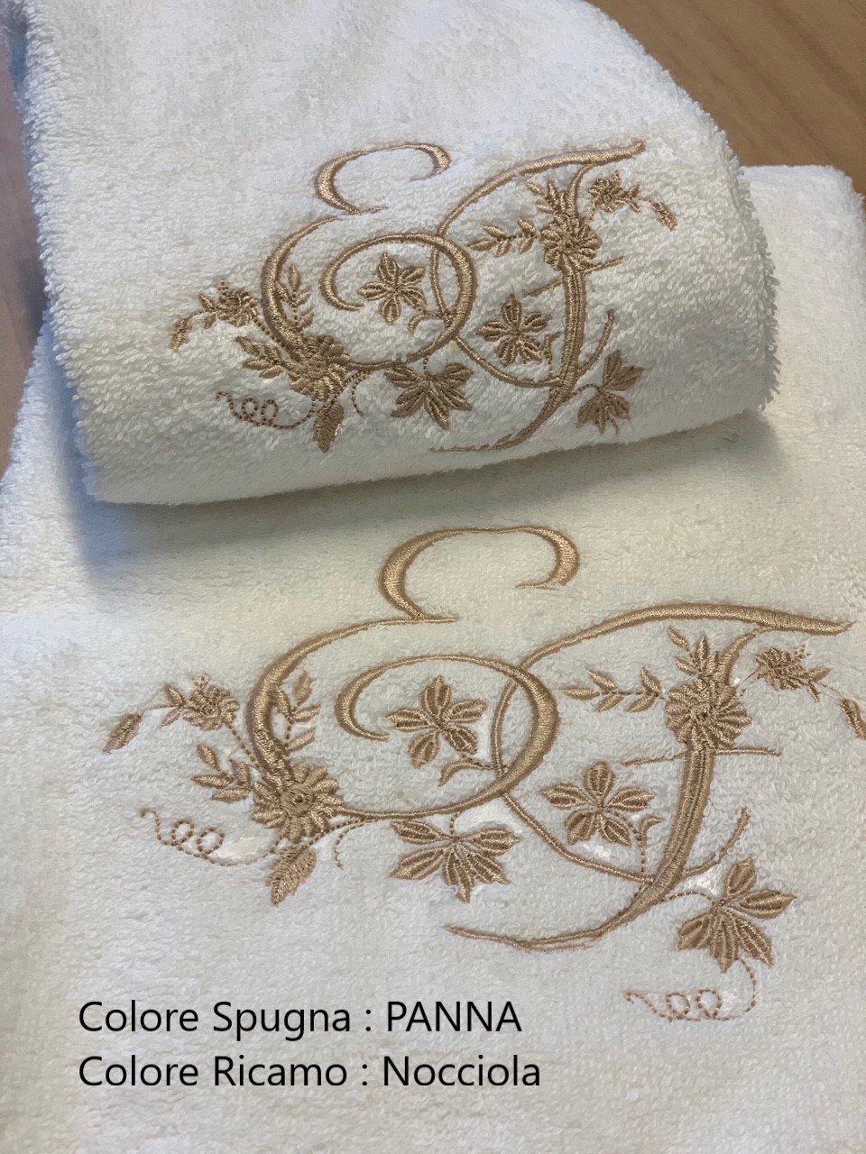 Set Spugna+Ricamo 2 Lettere Elegant : Salvietta 40x60cm e Ospite 60x100cm